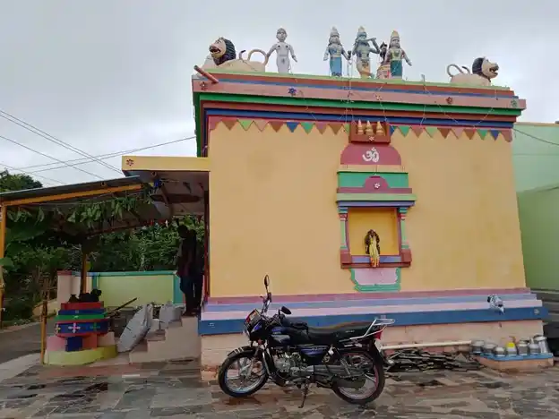 Arulmigu Chamunidamman Temple, Begarahalli - 635111 அருள்மிகு சாமுண்டியம்மன் திருக்கோயில், Begarahalli - 635111, Dharmapuri - Ancient Temple Architecture and History Image 7