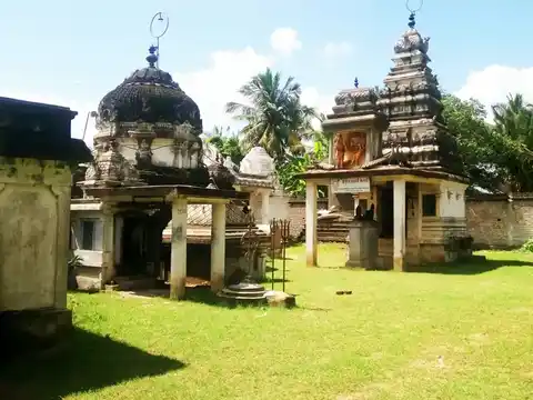 Arulmigu Chandrasekara Samy Temple, V.Pudhupakkam - 605502 அருள்மிகு சந்திரசேகரசுவாமி திருக்கோயில், வி.புதுப்பாக்கம் - 605502, Viluppuram - Ancient Temple Architecture and History Image 4