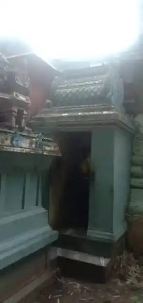 Arulmigu Chandrasekarar Vagaiyara Temple, Alavanthipuram - 612301 அருள்மிகு சந்திரசேகரசுவாமி, அய்யனார் மற்றும் காலிங்கநர்த்தன சுவாமி திருக்கோயில், Alavanthipuram - 612301, Thanjavur - Ancient Temple Architecture and History Image 7