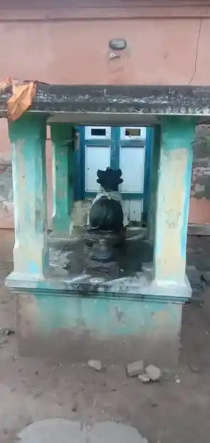 Arulmigu Chandrasekarar Vagaiyara Temple, Alavanthipuram - 612301 அருள்மிகு சந்திரசேகரசுவாமி, அய்யனார் மற்றும் காலிங்கநர்த்தன சுவாமி திருக்கோயில், Alavanthipuram - 612301, Thanjavur - Ancient Temple Architecture and History Image 8