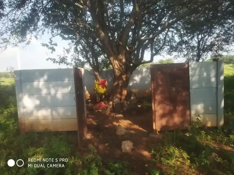 Arulmigu Chathirapatti Malaikovil, Chitrapatty - 624620 அருள்மிகு சத்திரபட்டி மாலைக்கோயில்-ஆலம்பாடி, வேடசந்தூர், திண்டுக்கல். கோயில், சத்திரபட்டி - 624620, Dindigul - Ancient Temple Architecture and History Image 5