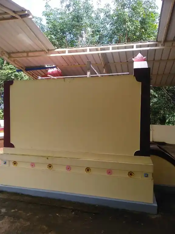 Arulmigu Chattathurai Kandan Sastha Temple, Aatroor, Thiruvattar - 629178 Arulmigu Chattathurai Kandan Sastha Temple, Aatroor, திருவட்டார் - 629178, Kanyakumari - Ancient Temple Architecture and History Image 3