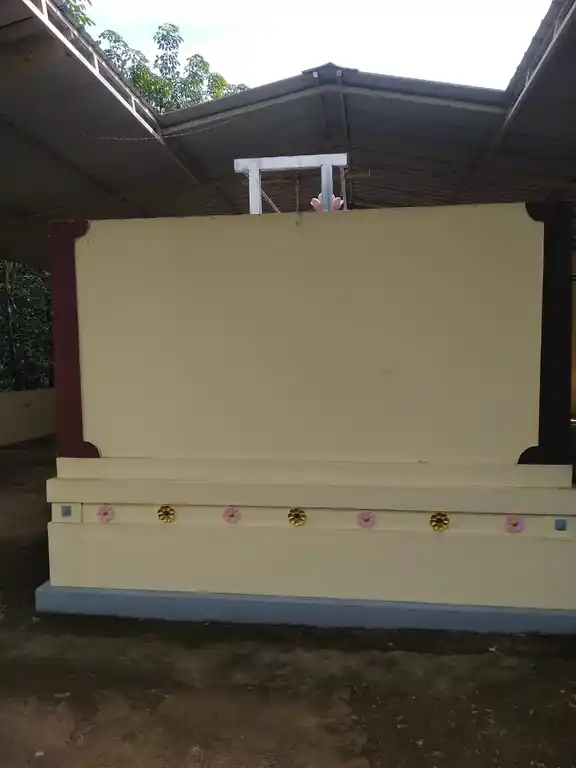 Arulmigu Chattathurai Kandan Sastha Temple, Aatroor, Thiruvattar - 629178 Arulmigu Chattathurai Kandan Sastha Temple, Aatroor, திருவட்டார் - 629178, Kanyakumari - Ancient Temple Architecture and History Image 4