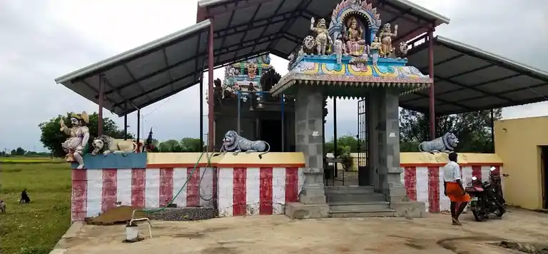 Arulmigu Chellandiyamman Temple, Nagamanayakanpatti - 621002 Arulmigu Chellandiyamman Temple, Nagamanayakanpatti - 621002, Thiruchirappalli - Ancient Temple Architecture and History Image 2