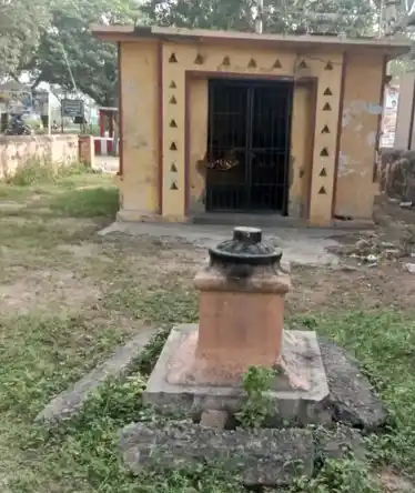 Arulmigu Chelliamman Temple, Forest Areasiruvanurkandigai, Siruvanurkandigai - 631209 அருள்மிகு செல்லியம்மன் திருக்கோயில், Forest Areasiruvanurkandigai, Siruvanurkandigai - 631209, Tiruvallur - Ancient Temple Architecture and History Image 2