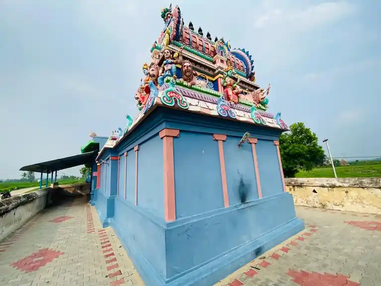 Arulmigu Chelliamman Temple, Near Lake View, Amoor - 601204 Arulmigu Chelliamman Temple, Near Lake View, Amoor - 601204, Tiruvallur - Ancient Temple Architecture and History Image 2