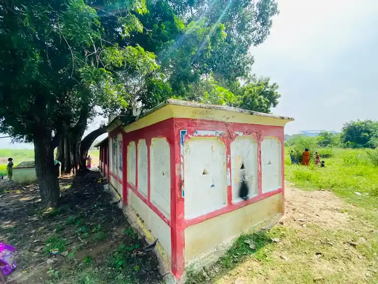 Arulmigu Chelliamman Temple, Near School, Auppampattu - 601204 அருள்மிகு செல்லியம்மன் திருக்கோயில், Near School, Auppampattu - 601204, Tiruvallur - Ancient Temple Architecture and History Image 3