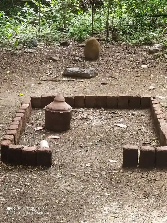 Arulmigu Chelliyamman Temple, Kakkangarai - 635654 அருள்மிகு செல்லியம்மன் திருக்கோயில், காக்கங்கரை - 635654, Thirupathur - Ancient Temple Architecture and History Image 4