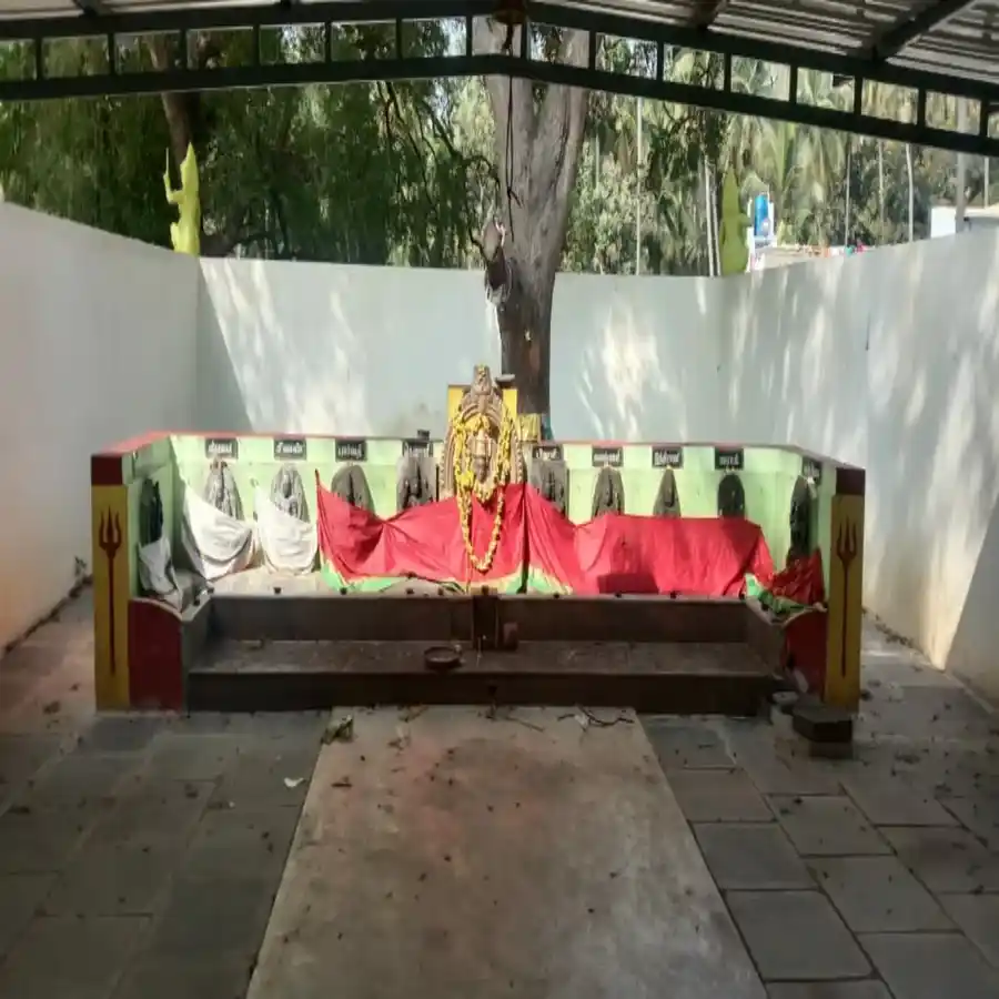 Arulmigu Chelliyamman Temple, Melalathur - 635806 அருள்மிகு செல்லியம்மன் திருக்கோயில், மேலாலத்தூர் - 635806, Vellore - Ancient Temple Architecture and History Image 2