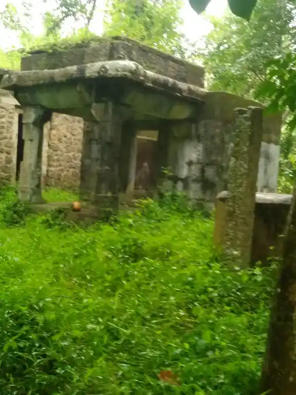 Arulmigu Chempidari Arulmiguman Temple, Padmanabhapuram - 629175 Arulmigu Chempidari Arulmiguman Temple, Padmanabhapuram - 629175, Kanyakumari - Ancient Temple Architecture and History Image 3