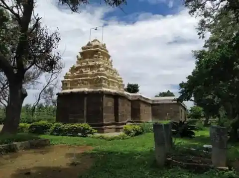 Arulmigu Chendraswamy And Someswaraswamy Temple, Adhiyamankottai - 636807 அருள்மிகு சென்றாயசுவாமி திருக்கோயில், அதியமான்கோட்டை - 636807, Dharmapuri - Ancient Temple Architecture and History Image 2
