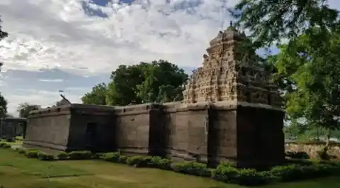 Arulmigu Chendraswamy And Someswaraswamy Temple, Adhiyamankottai - 636807 அருள்மிகு சென்றாயசுவாமி திருக்கோயில், அதியமான்கோட்டை - 636807, Dharmapuri - Ancient Temple Architecture and History Image 4