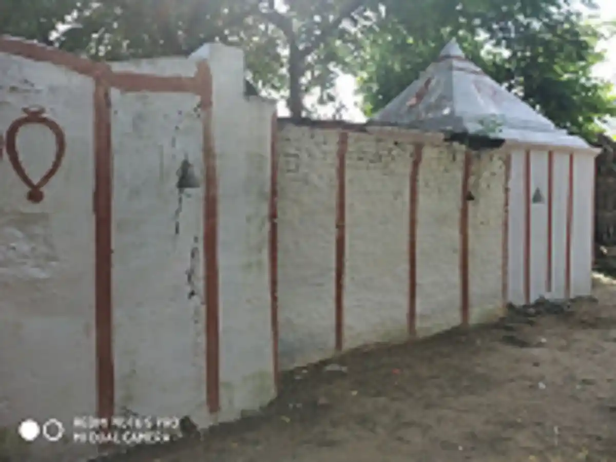 Arulmigu Chendraya Perumal Temple, Theevettipatty - 636351 அருள்மிகு சென்றாயபெருமாள் திருக்கோயில், Theevettipatty - 636351, Salem - Ancient Temple Architecture and History Image 3