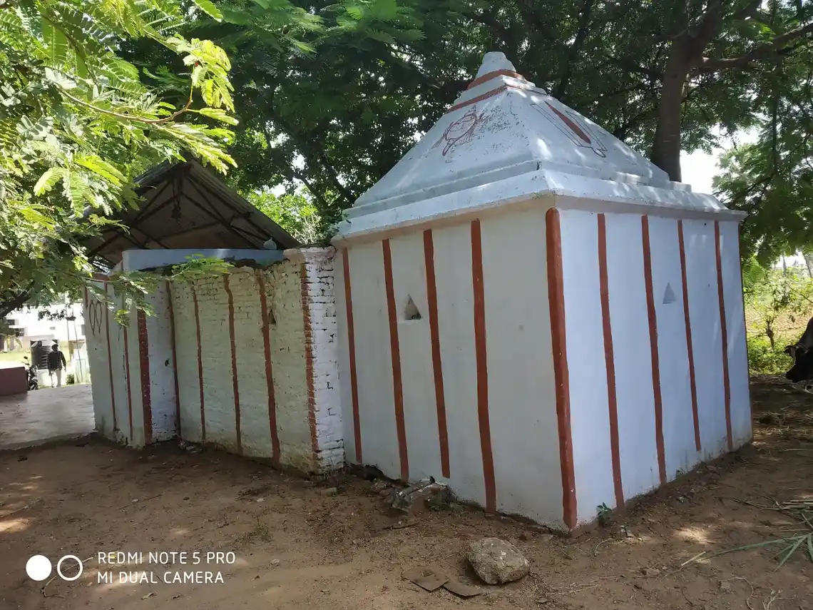 Arulmigu Chendraya Perumal Temple, Theevettipatty - 636351 அருள்மிகு சென்றாயபெருமாள் திருக்கோயில், Theevettipatty - 636351, Salem - Ancient Temple Architecture and History Image 4