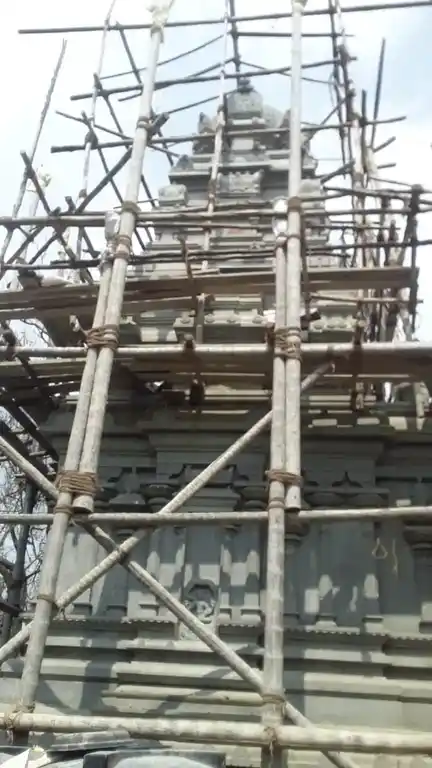 Arulmigu Chendrayaswamy Temple, K Papparapatti, Puliyampatti - 635123 அருள்மிகு சென்றாயசுவாமி திருக்கோயில், K பாப்பரப்பட்டி, புளியம்பட்டி - 635123, Krishnagiri - Ancient Temple Architecture and History Image 2