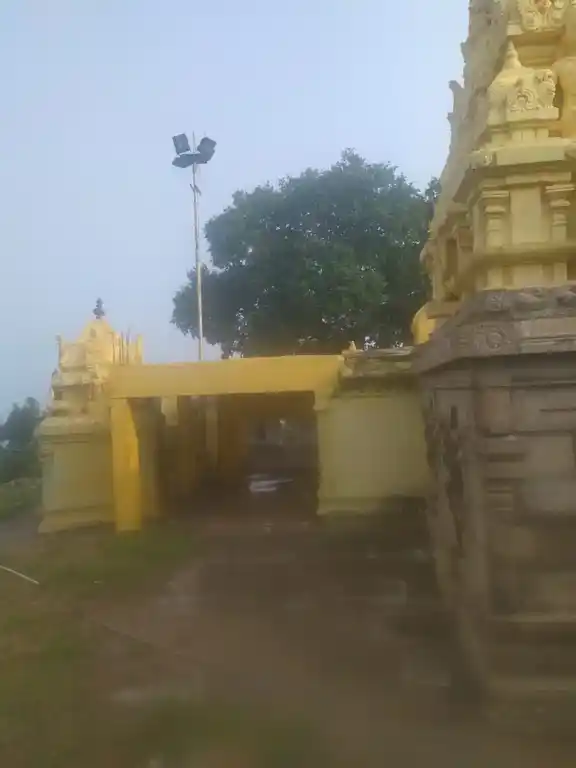 Arulmigu Chendrayaswamy Temple, Salamarathuppatti - 635304 அருள்மிகு சென்றாயசுவாமி திருக்கோயில், சாலமரத்துப்பட்டி - 635304, Krishnagiri - Ancient Temple Architecture and History Image 3