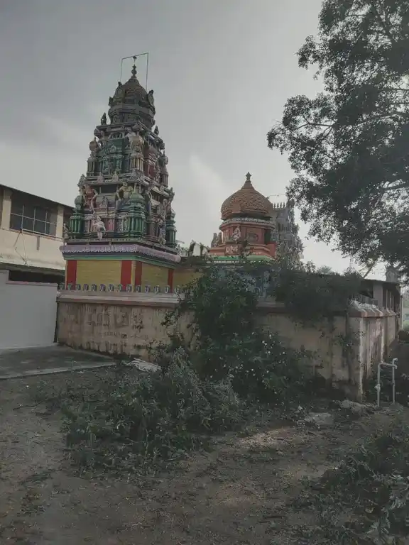 Arulmigu Chenna Kesava Perumal Temple, Dharapadavedu, East Padanawadi - 635901 அருள்மிகு சென்னகேசவபெருமாள் திருக்கோயில், கிழக்குபதனவாடி, கிழக்குபதனவாடி - 635901, Thirupathur - Ancient Temple Architecture and History Image 3