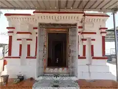 Arulmigu Chenna Kesava Perumal Temple, Mankundru Malai, Perampattu - 635652 அருள்மிகு சென்ன கேசவ பெருமாள் திருக்கோயில், மண்குன்று மலை, பேராம்பட்டு - 635652, Thirupathur - Ancient Temple Architecture and History Image 2
