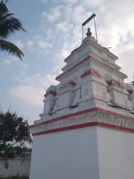 Arulmigu Chennakesava Perumal Temple, Elavanpatti - 635602 அருள்மிகு சென்னகேசவப் பெருமாள் திருக்கோயில், எலவம்பட்டி - 635602, Thirupathur - Ancient Temple Architecture and History Image 2