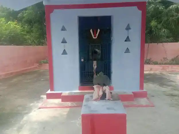 Arulmigu Chennakesava Perumal Temple, Karapattu, Karapattu - 635751 அருள்மிகு சென்ன கேசவப்பெருமாள் திருக்கோயில், காரப்பட்டு, காரப்பட்டு - 635751, Thirupathur - Ancient Temple Architecture and History Image 3