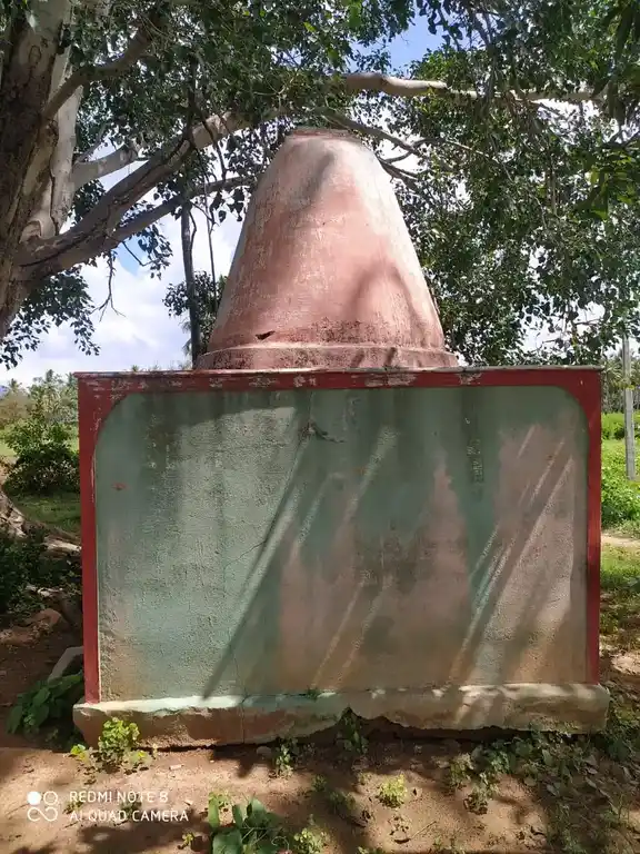 Arulmigu Chennakesava Perumal Temple, Kurumbakeri Puthur - 635653 அருள்மிகு சென்னகேசவப் பெருமாள் திருக்கோயில், குரும்பக்கேரிப்புதூர் - 635653, Thirupathur - Ancient Temple Architecture and History Image 5