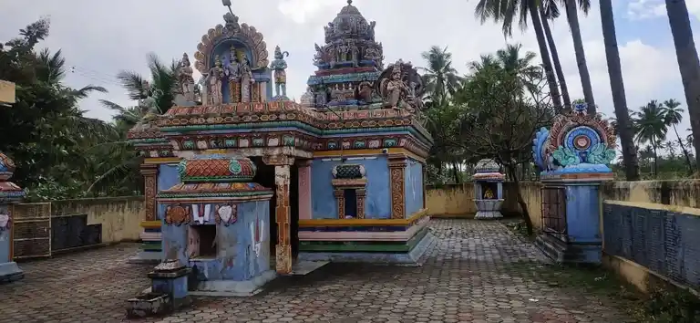 Arulmigu Chennakesava Perumal Temple, Periya Vellakuttai - 635752 அருள்மிகு சென்னகேசவப்பெருமாள் திருக்கோயில், பெரியவெள்ளக்குட்டை - 635752, Thirupathur - Ancient Temple Architecture and History Image 2