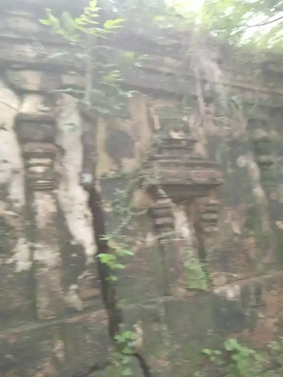 Arulmigu Chennakesavaperumal Temple, Near Street, Manallur - 631210
