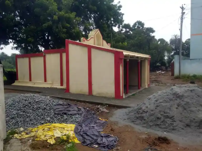 Arulmigu Chennakesavaperumal Temple, Near Village Street, Soorapundi - 601201 அருள்மிகு சென்னகேசவப்பெருமாள் திருக்கோயில், Near Village Street, Soorapundi - 601201, Tiruvallur - Ancient Temple Architecture and History Image 4