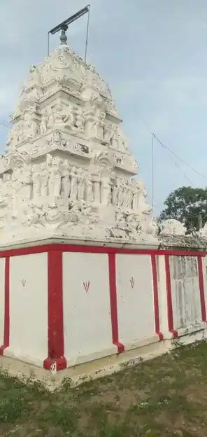 Arulmigu Chennakesavaperumal Temple, Teppakuttai - 637502 அருள்மிகு சென்னகேசவப் பெருமாள் திருக்கோயில், Teppakuttai - 637502, Salem - Ancient Temple Architecture and History Image 2