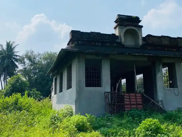 Arulmigu Chennakesvaperumal Temple, Near Water Tank, Avur - 601204