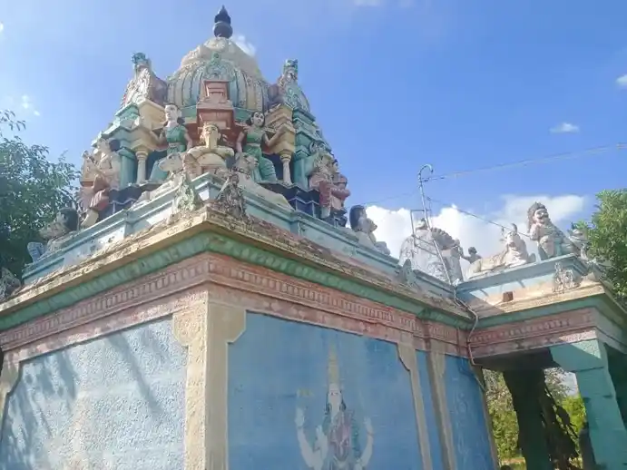 Arulmigu Chinna Adakkiyamman Periya Adakkiyamman Aandi Adivu Mayon Temple, Soorakkundu - 625106 அருள்மிகு சின்னடக்கியம்மன் பெரியடக்கியம்மன் மற்றும் ஆண்டி அடிவு மயோன் திருக்கோயில், Soorakkundu - 625106, Madurai - Ancient Temple Architecture and History Image 5