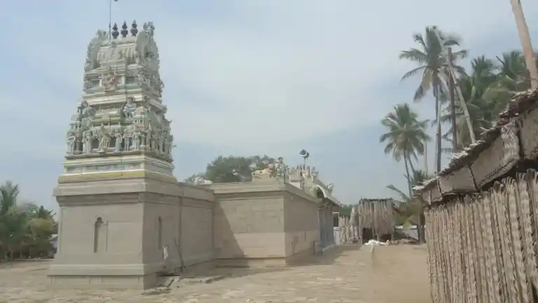 Arulmigu Chinna Pionnachiamman Temple, Athipalayam - 639111 Arulmigu Chinna Pionnachiamman Temple, Athipalayam - 639111, Karur - Ancient Temple Architecture and History Image 4