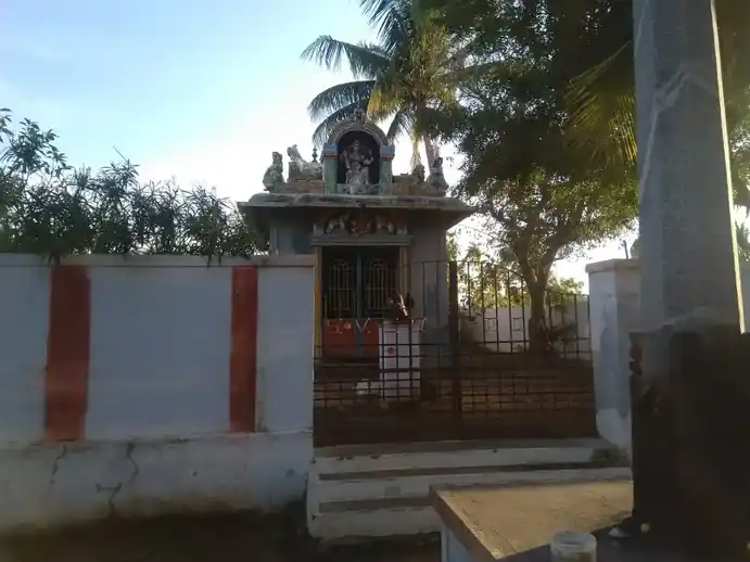 Arulmigu Chinnaamman Temple, Munduvalampatti - 644674 அருள்மிகு சின்னம்மன் திருக்கோயில், முண்டுவேலம்பட்டி - 644674, Tiruppur - Ancient Temple Architecture and History Image 2