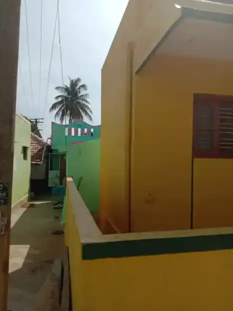 Arulmigu Chinnabelakondapalli Palagaikaragamman Temple, Poonapalli - 635114 அருள்மிகு சின்னபேளகொண்டப்பள்ளி பலகை கரகம்மன் திருக்கோயில், Poonapalli - 635114, Krishnagiri - Ancient Temple Architecture and History Image 3