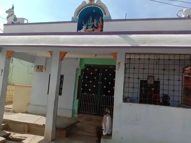 Arulmigu Chinnabelakondapalli Pasuveshwarar Temple, Poonapalli - 635114 அருள்மிகு சின்ன பேள கொண்டப்பள்ளி பசுவேஸ்வரர் திருக்கோயில், Poonapalli - 635114, Krishnagiri - Ancient Temple Architecture and History Image 4