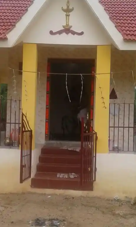 Arulmigu Chinnakaruppar Temple, Pilakkudippatti - 622422 அருள்மிகு சின்னக்கருப்பர் திருக்கோயில், Pilakkudippatti - 622422, Pudukkottai - Ancient Temple Architecture and History Image 4