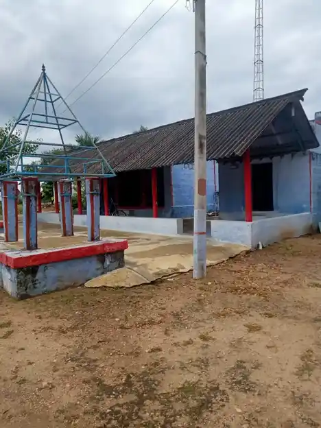 Arulmigu Chinnamariamman Temple, Teppakuttai - 637104 அருள்மிகு சின்ன மாரியம்மன் திருக்கோயில், Teppakuttai - 637104, Salem - Ancient Temple Architecture and History Image 4