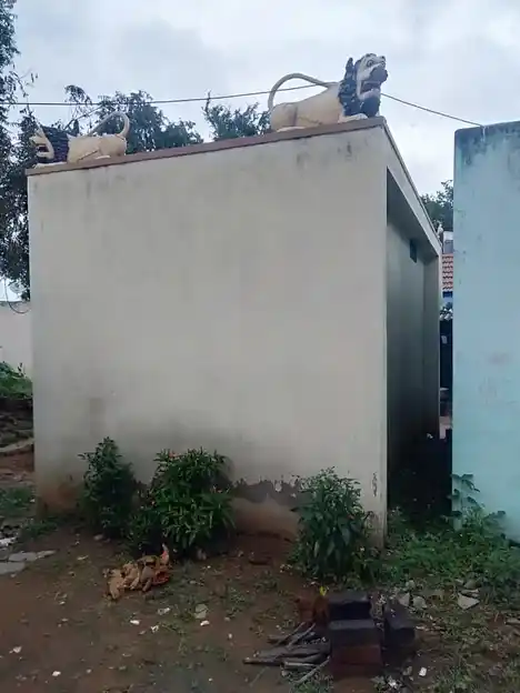 Arulmigu Chinnapovilzi Dedukaragam Temple, Belamaranahalli - 636808 Arulmigu Chinnapovilzi Dedukaragam Temple, Belamaranahalli - 636808, Dharmapuri - Ancient Temple Architecture and History Image 3