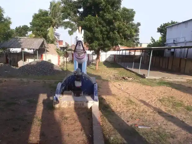 Arulmigu Chinnappasami Temple, Elanthakudam - 621851 Arulmigu Chinnappasami Temple,  - 621851, Ariyalur - Ancient Temple Architecture and History Image 2