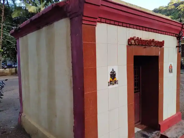 Arulmigu Chinnathambi Temple, Courtallam - 627802 Arulmigu Chinnathambi Temple, Courtallam - 627802, Tenkasi - Ancient Temple Architecture and History Image 3