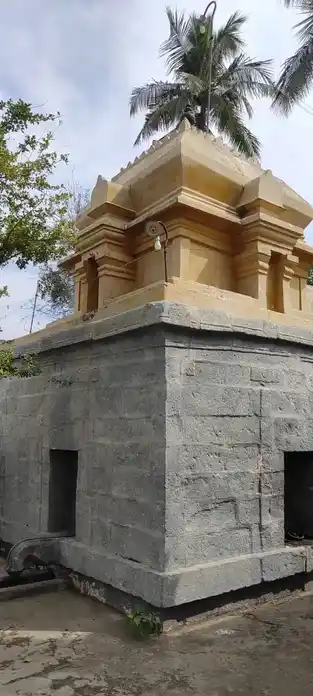 Arulmigu Chithampareswarar Temple, Poyyamani - 639110 அருள்மிகு சிதம்பரேஸ்வரர் திருக்கோயில், Poyyamani - 639110, Karur - Ancient Temple Architecture and History Image 7