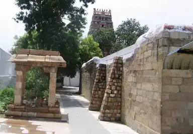 Arulmigu Chithira Ratha Vallaba Perumal Temple, Kuruvithurai - 625207 அருள்மிகு சித்திரரத வல்லப பெருமாள் திருக்கோயில், குருவித்துறை - 625207, Madurai - Ancient Temple Architecture and History Image 3