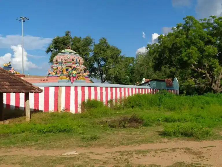 Arulmigu Cholapiratiamman Temple, Tholaiyanur, Thirumayam Taluk - 622507 அருள்மிகு சோழபிராட்டியம்மன் திருக்கோயில், தொலையானூர், திருமயம் வட்டம் - 622507, Pudukkottai - Ancient Temple Architecture and History Image 2