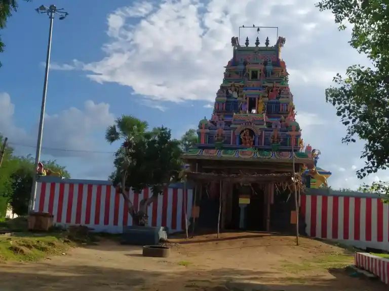 Arulmigu Cholapiratiamman Temple, Tholaiyanur, Thirumayam Taluk - 622507 அருள்மிகு சோழபிராட்டியம்மன் திருக்கோயில், தொலையானூர், திருமயம் வட்டம் - 622507, Pudukkottai - Ancient Temple Architecture and History Image 4