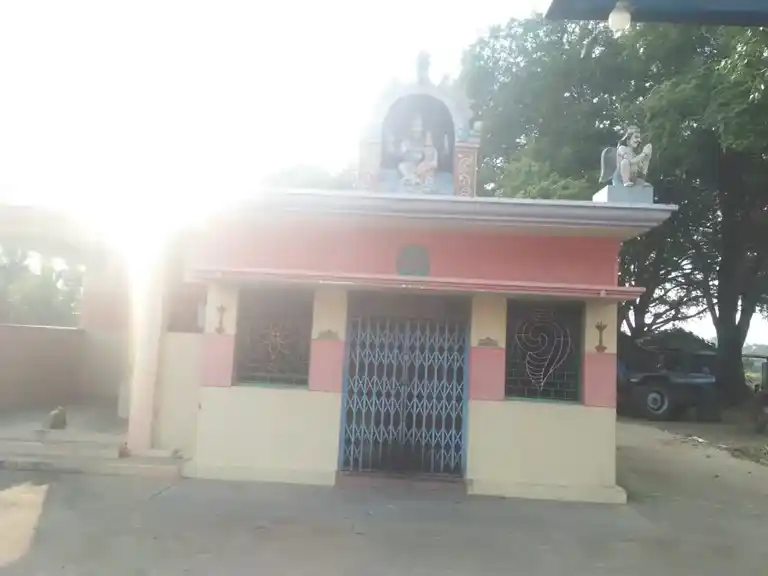 Arulmigu Damodara Perumal Temple, Near Govt. Arts College, Errapatti - 636705 அருள்மிகு தாமோதரப்பெருமாள் திருக்கோயில், Near Govt. Arts College, Errapatti - 636705, Dharmapuri - Ancient Temple Architecture and History Image 3