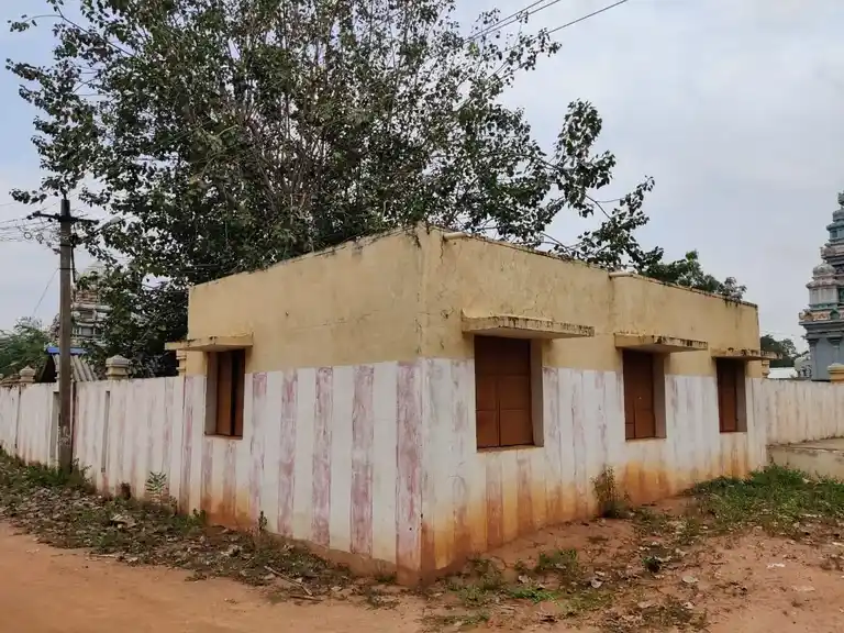 Arulmigu Darmar Temple, Pullanviduthi - 622304 அருள்மிகு தர்மர் திருக்கோயில், Pullanviduthi - 622304, Pudukkottai - Ancient Temple Architecture and History Image 4