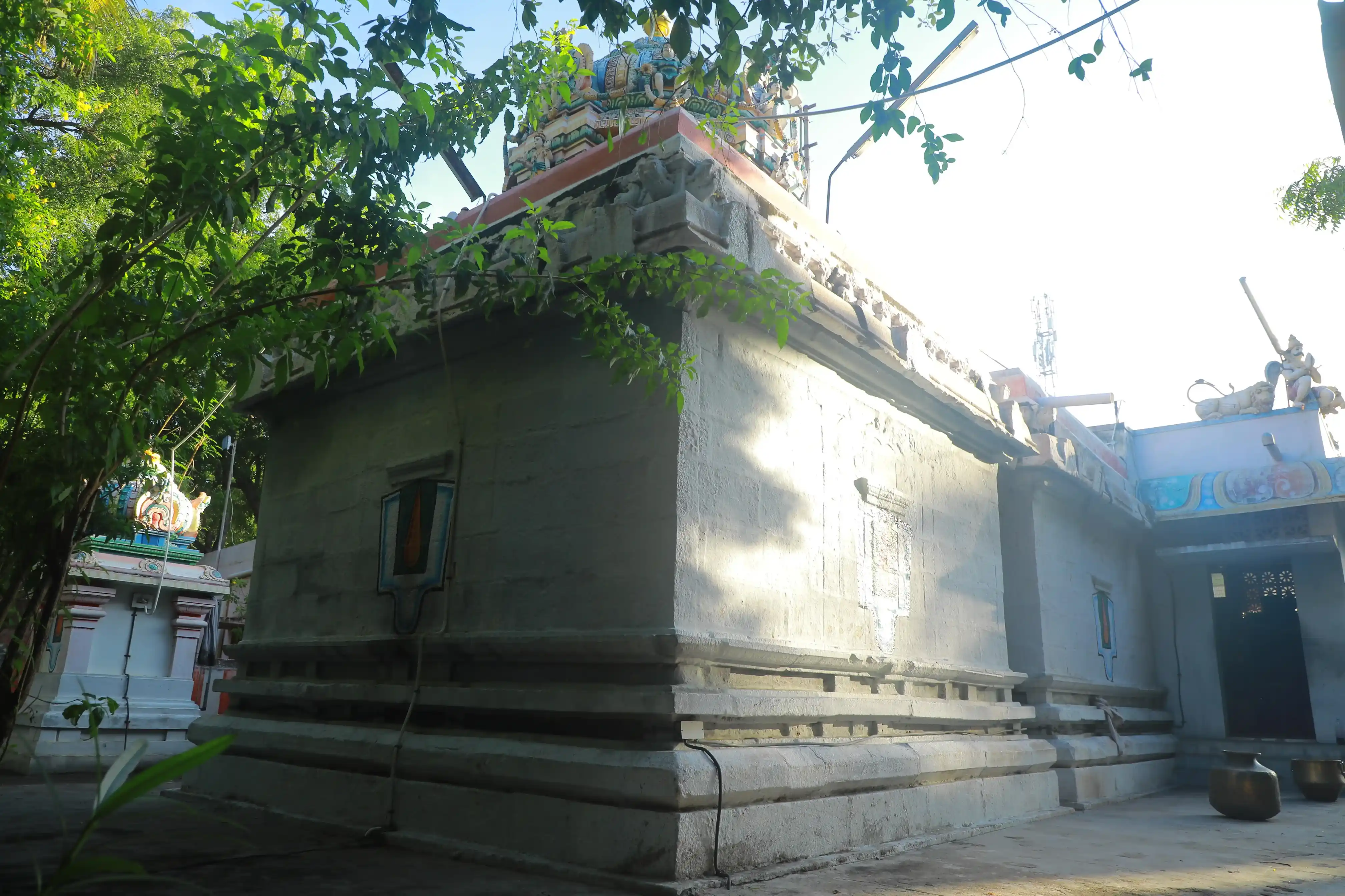 Arulmigu Deivanayakaperumal Temple, Konthagai, Sivagangai District - 630611 அருள்மிகு தெய்வநாயகப்பெருமாள் திருக்கோயில், கொந்தகை,சிவகங்கை மாவட்டம் - 630611, Madurai - Ancient Temple Architecture and History Image 4