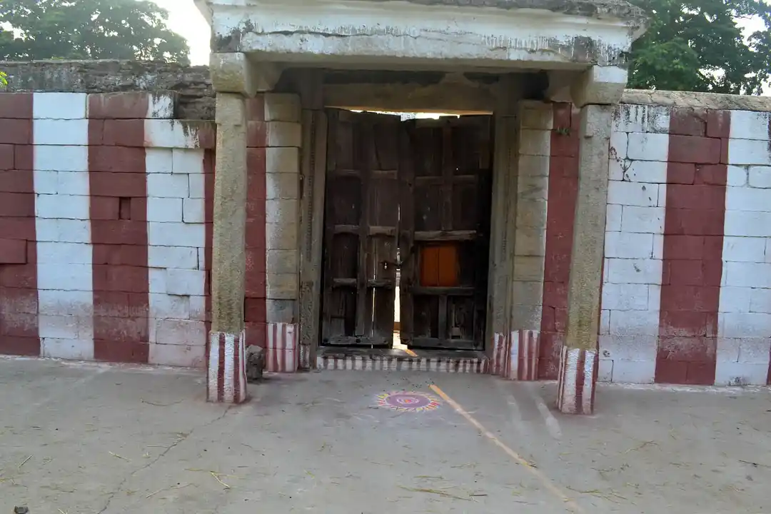 Arulmigu Deiveeswaramudaiyar Temple, Cheranmahadevi - 627414 அருள்மிகு தெய்வீஸ்வரமுடையார் திருக்கோயில், Cheranmahadevi - 627414, Tirunelveli - Ancient Temple Architecture and History Image 5