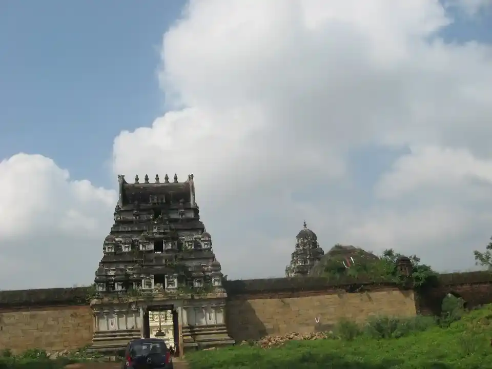 Arulmigu Desikaswamy Temple, Guruvalappar Kovil, Guruvalappar Kovil - 621901 Arulmigu Desikaswamy Temple, Guruvalappar Kovil, Guruvalappar Kovil - 621901, Ariyalur - Ancient Temple Architecture and History Image 6