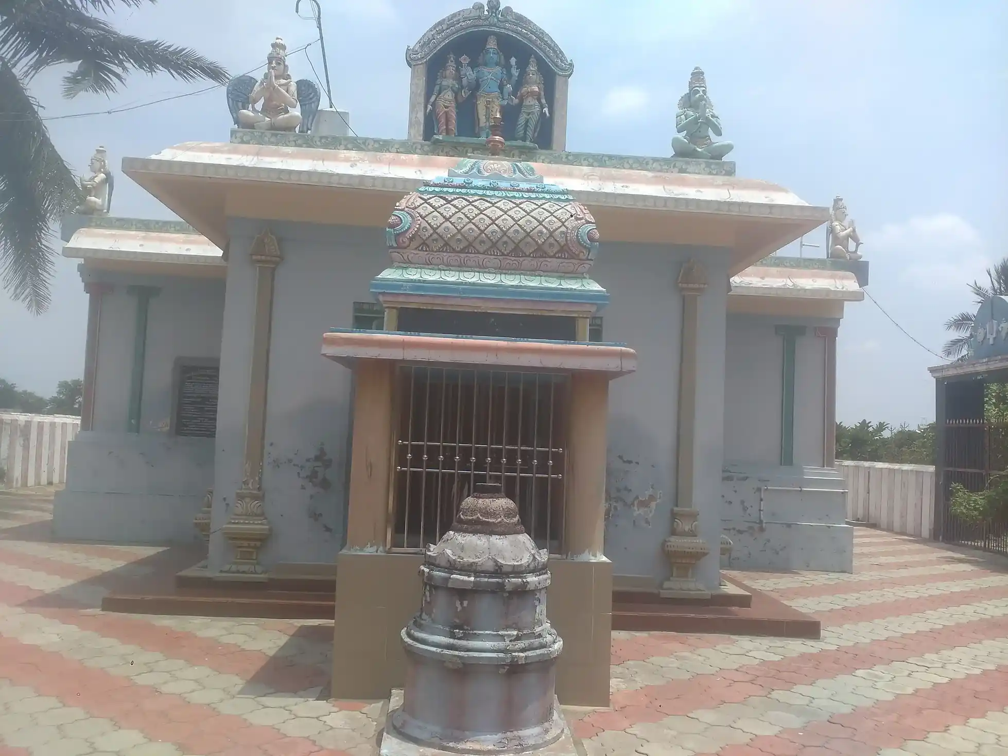Arulmigu Devanarayana Pereumal Temple, Devur - 611109 Temple